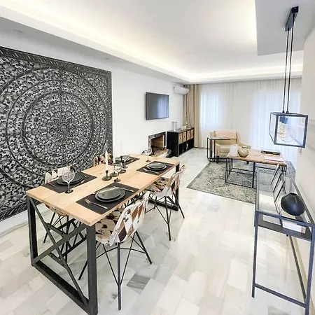 Casa Lala - Shiny 2br Nueva Andalucia, Pool & Parking Apartment