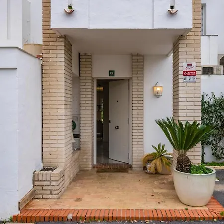 Casa Lala - Shiny 2br Nueva Andalucia, Pool & Parking Apartment *