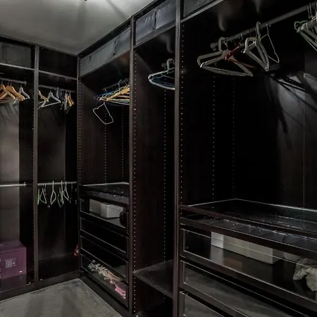 Apartment Casa Lala - Shiny 2br Nueva Andalucia, Pool & Parking *